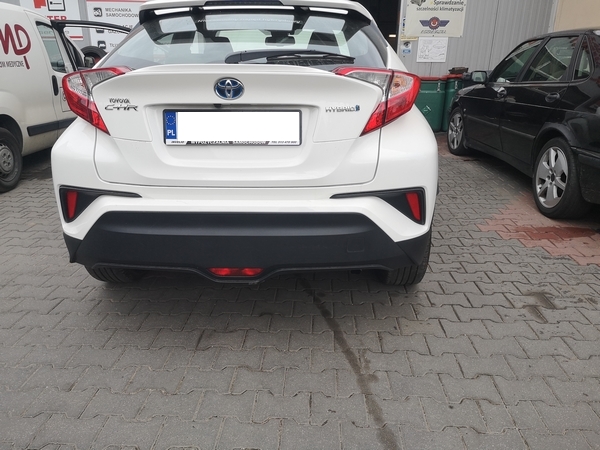 Toyota C-HR 2018r hybryd na gaz