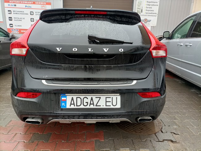 VOLVO V40 T4 2.0